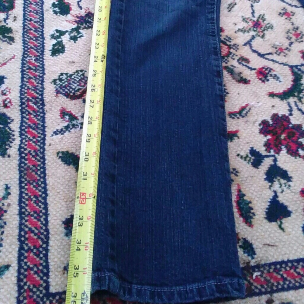 Levis - Picture 5 of 5
